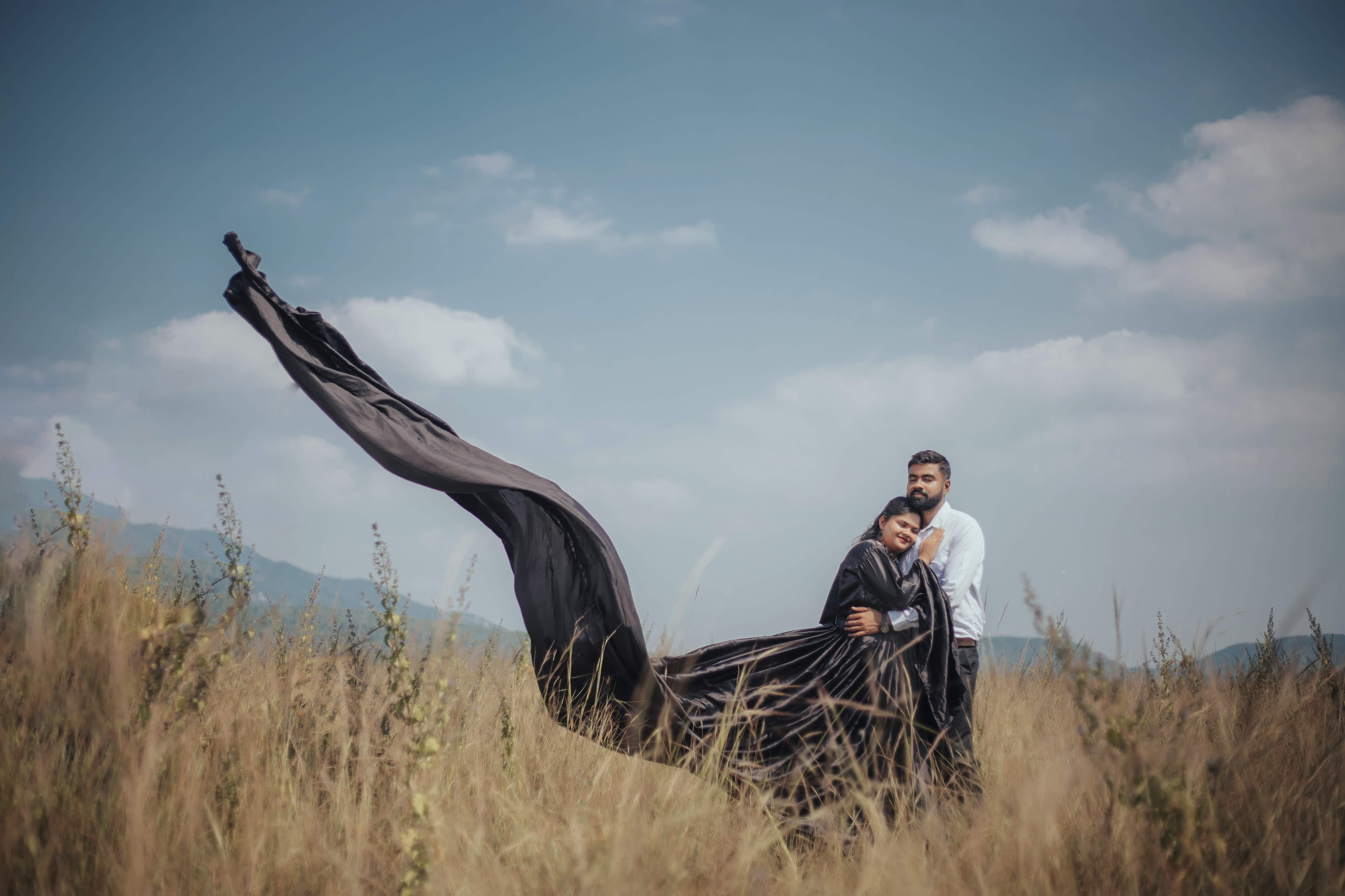 Romantic couple pose in scenic Jamshedpur location during pre-wedding shoot